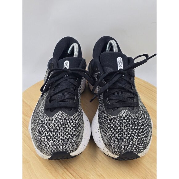Nike ZoomX Invincible Run womens Flyknit Athletic Shoes White Black size 11 - Picture 3 of 9